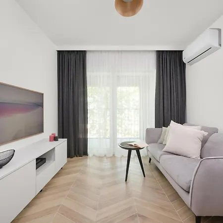 Nowoczesny Z Klimatyzacja I Parkingiem By Renters Prestige Wroclaw