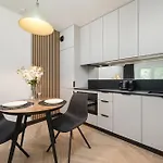 Nowoczesny Z Klimatyzacja I Parkingiem By Renters Prestige Wroclaw